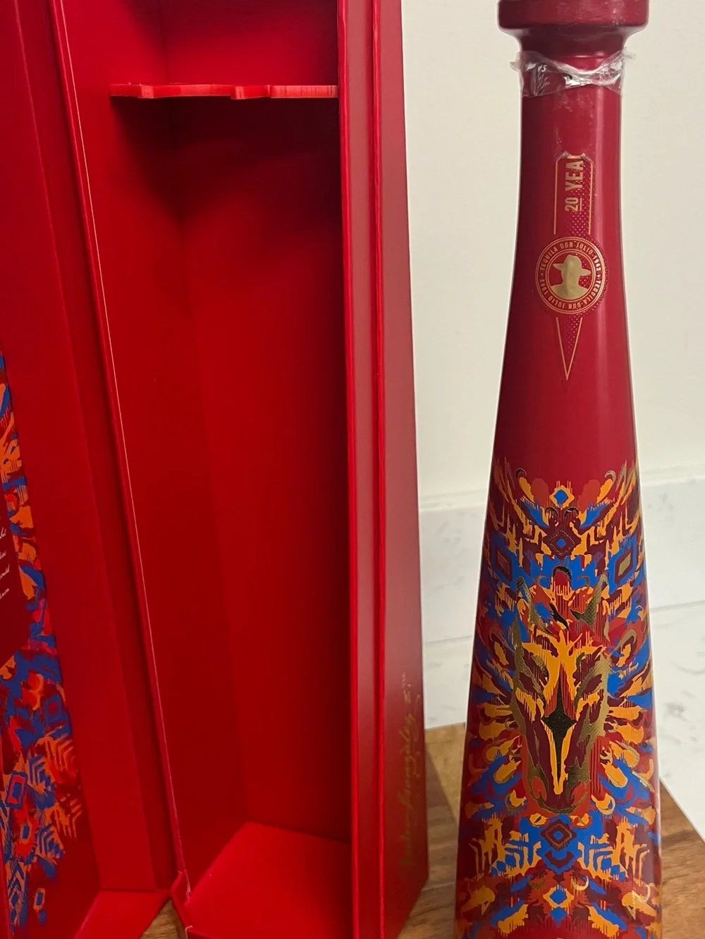 Limited edition Don Julio 1942 “LUNAR Year of the Horse" empty display set. - Picture 3 of 16